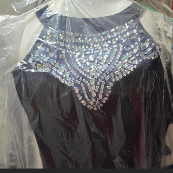 Formal dress - Picture 3 of 4